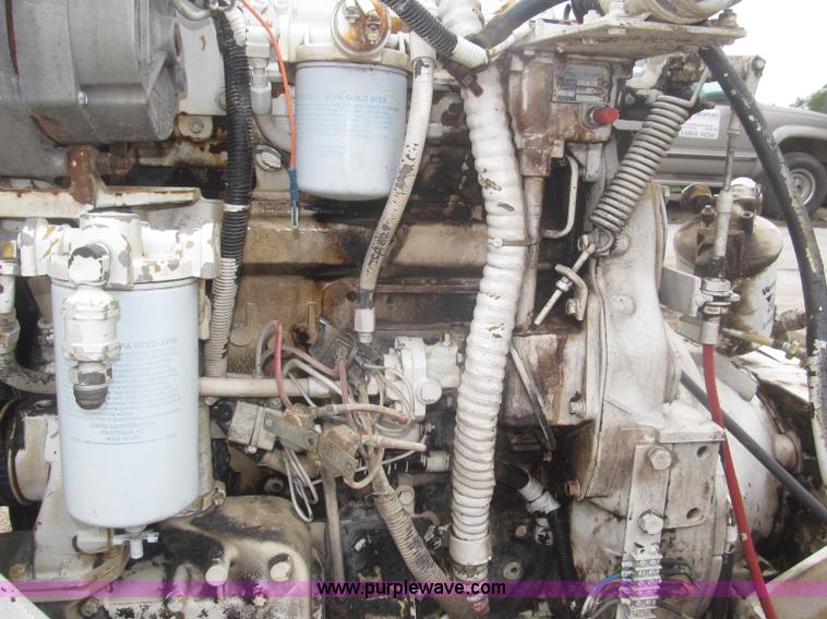 image for item AE9469 1989 Detroit Diesel 353 three cylinder turbo diesel engine