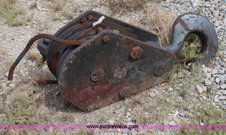 image for item AU9226 Crane block