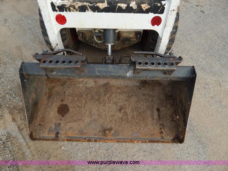 image for item AW9227 2006 Bobcat 463 skid steer
