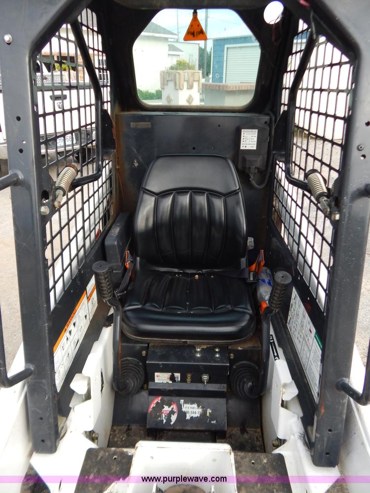 image for item AW9227 2006 Bobcat 463 skid steer