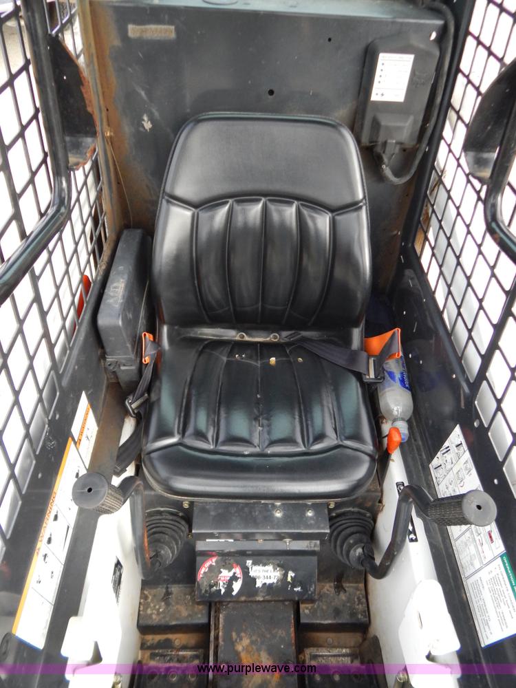 image for item AW9227 2006 Bobcat 463 skid steer