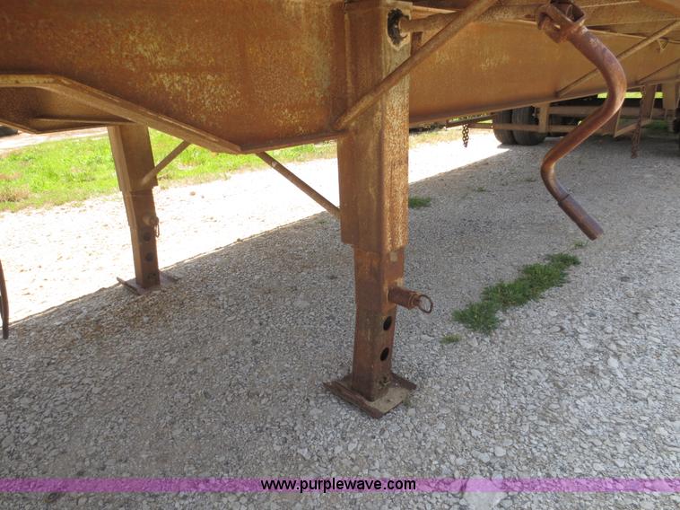 image for item D5994 1980 Heff 40' trailer