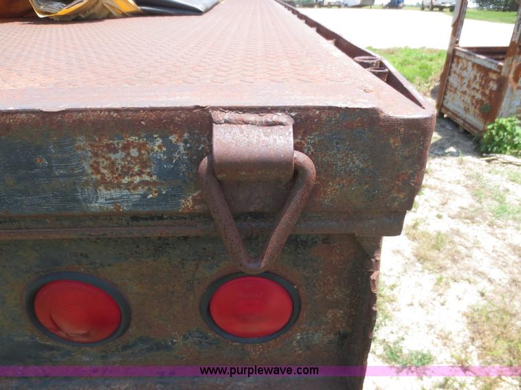 image for item D5994 1980 Heff 40' trailer