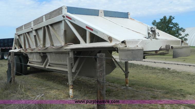 image for item D6014 1967 Beall double hopper belly dump trailer