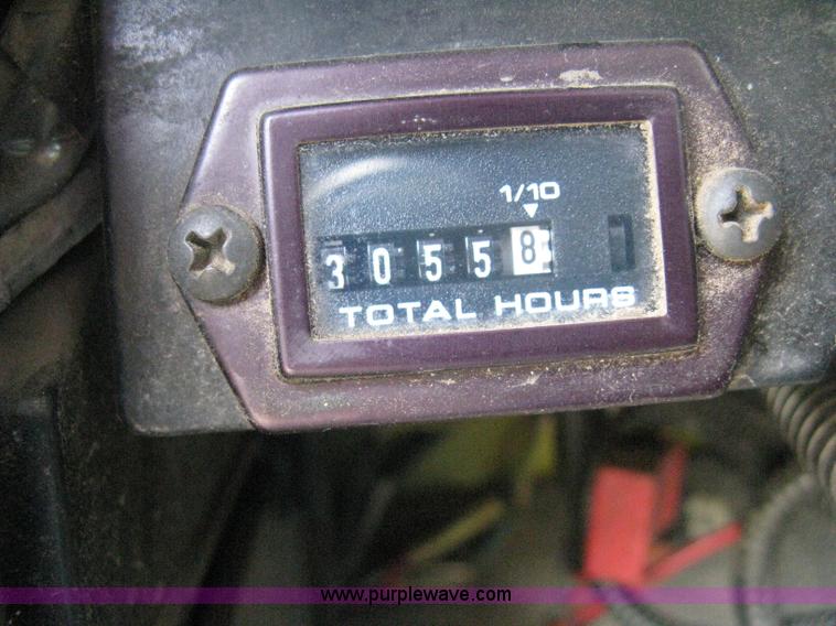 image for item D8462 1995 Ford F700 digger derrick truck