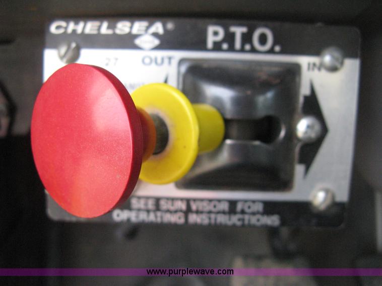 image for item D8462 1995 Ford F700 digger derrick truck