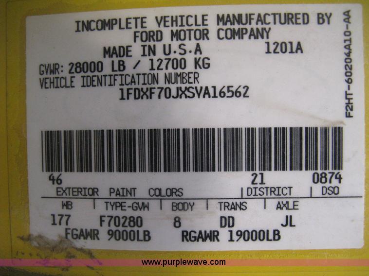 image for item D8462 1995 Ford F700 digger derrick truck