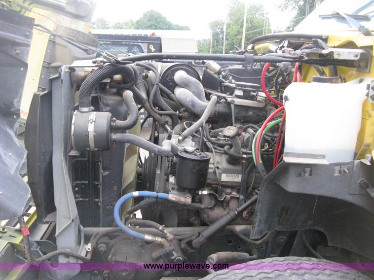 image for item D8462 1995 Ford F700 digger derrick truck