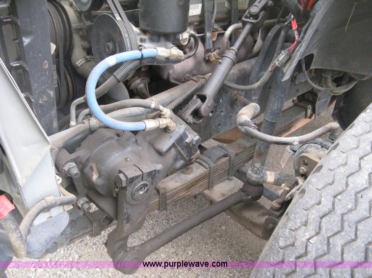 image for item D8462 1995 Ford F700 digger derrick truck