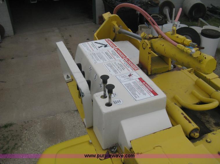 image for item D8462 1995 Ford F700 digger derrick truck