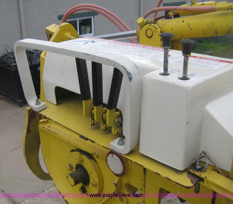 image for item D8462 1995 Ford F700 digger derrick truck