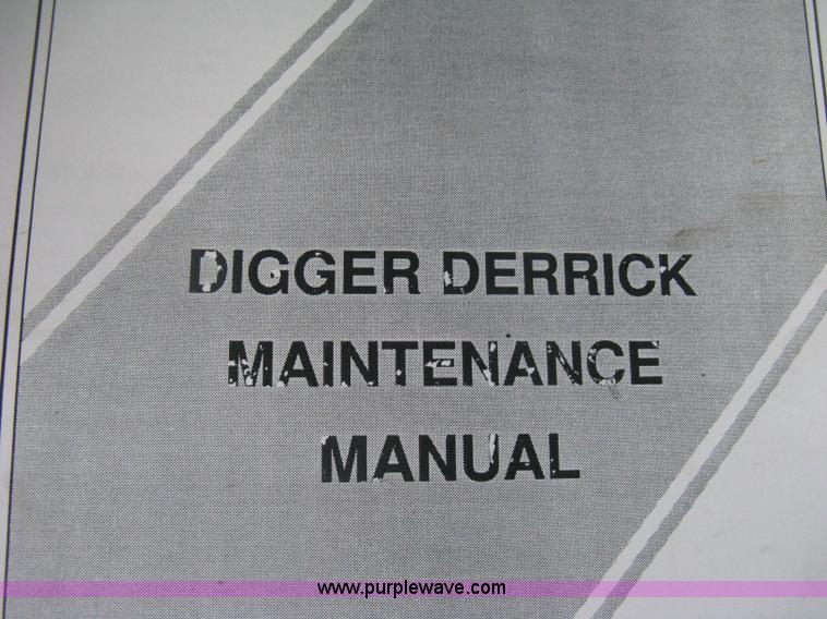image for item D8462 1995 Ford F700 digger derrick truck