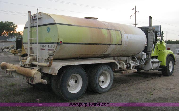 image for item D8496 1977 White Western Star water tanker truck