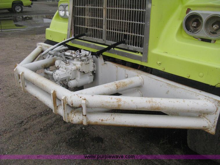image for item D8496 1977 White Western Star water tanker truck