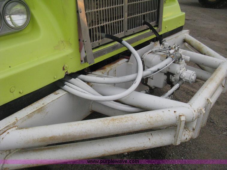 image for item D8496 1977 White Western Star water tanker truck