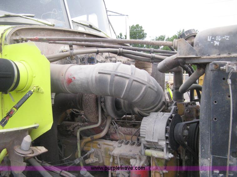 image for item D8496 1977 White Western Star water tanker truck