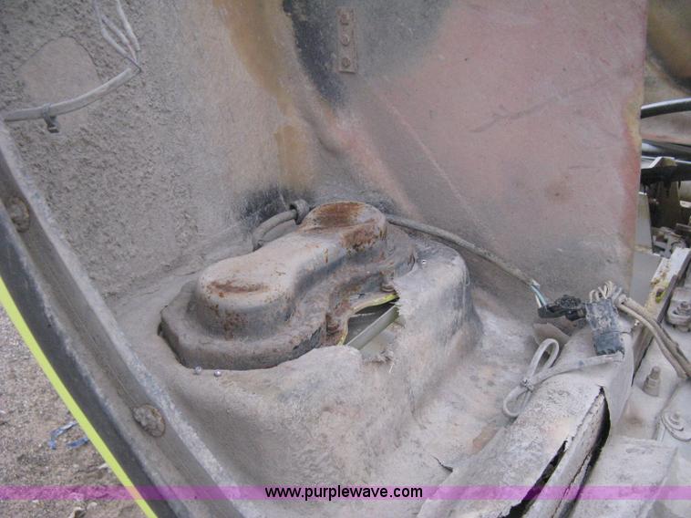 image for item D8496 1977 White Western Star water tanker truck