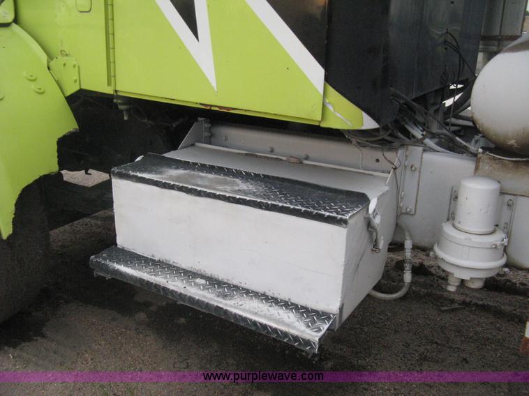 image for item D8496 1977 White Western Star water tanker truck