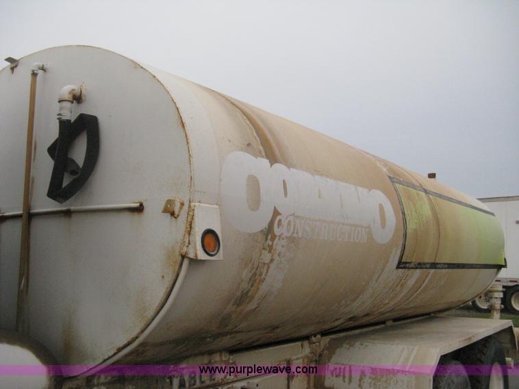 image for item D8496 1977 White Western Star water tanker truck