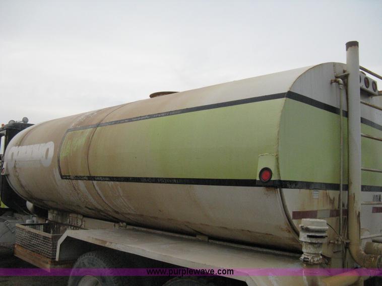 image for item D8496 1977 White Western Star water tanker truck