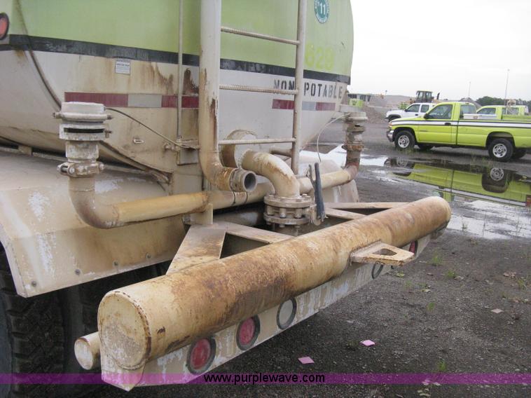 image for item D8496 1977 White Western Star water tanker truck