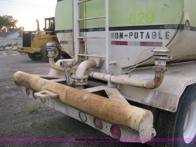 image for item D8496 1977 White Western Star water tanker truck