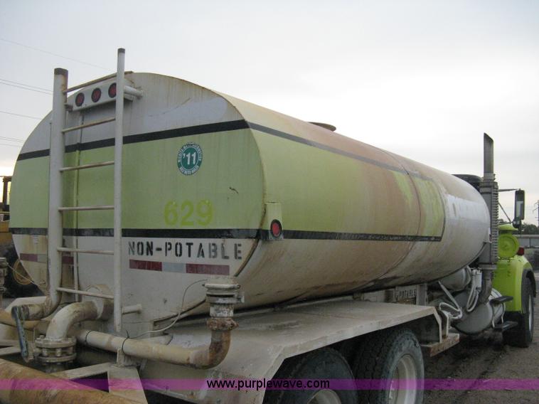 image for item D8496 1977 White Western Star water tanker truck