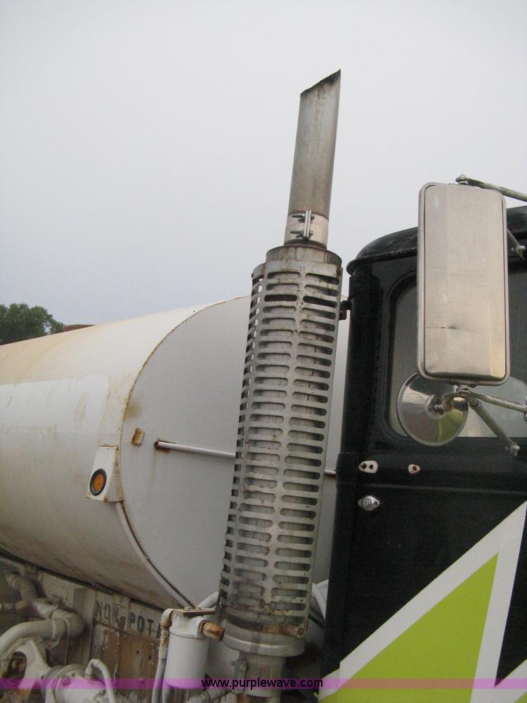 image for item D8496 1977 White Western Star water tanker truck