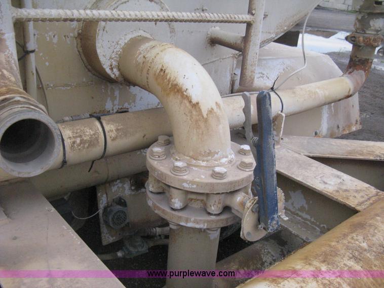 image for item D8496 1977 White Western Star water tanker truck