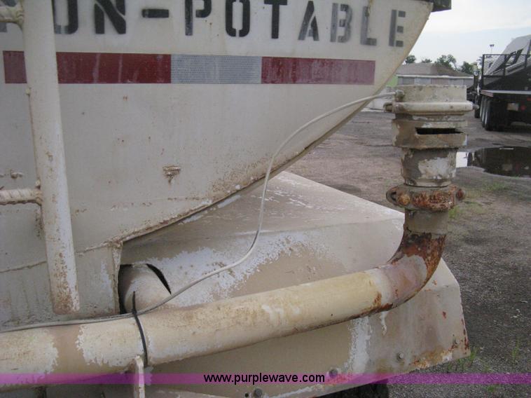 image for item D8496 1977 White Western Star water tanker truck