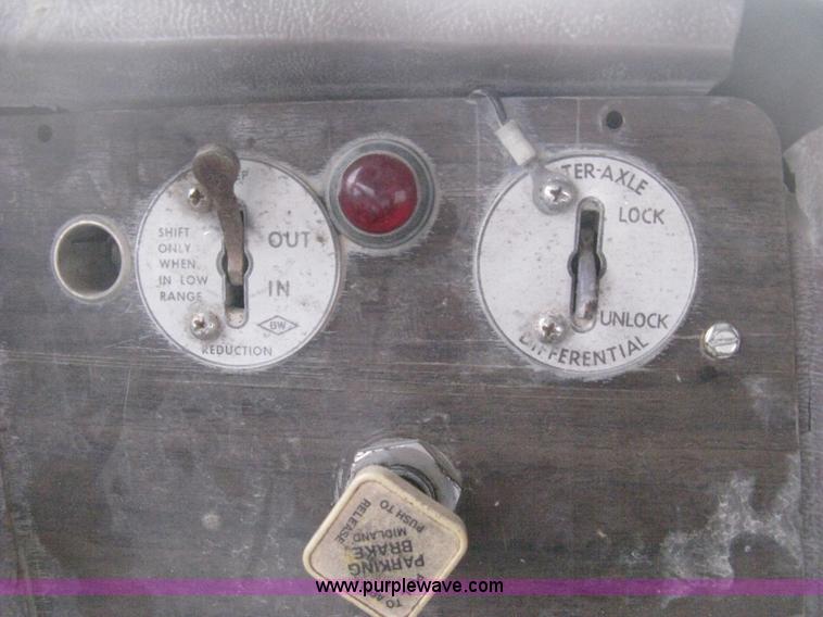 image for item D8496 1977 White Western Star water tanker truck