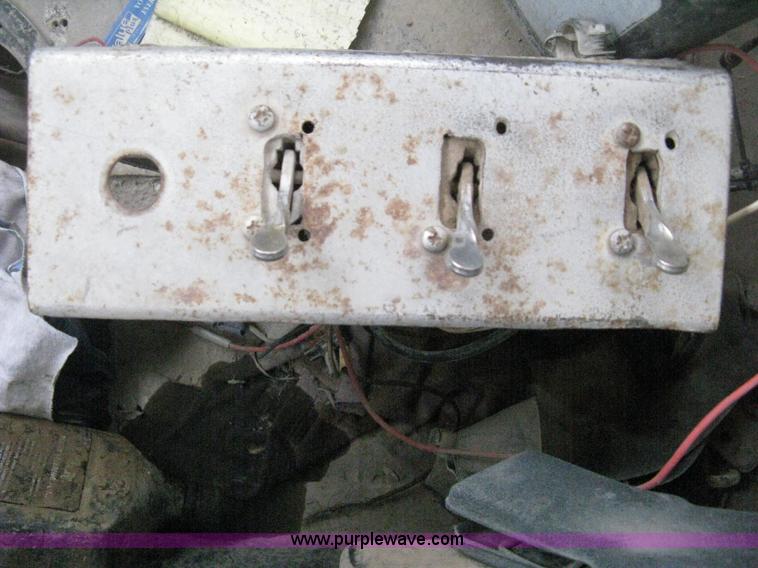 image for item D8496 1977 White Western Star water tanker truck