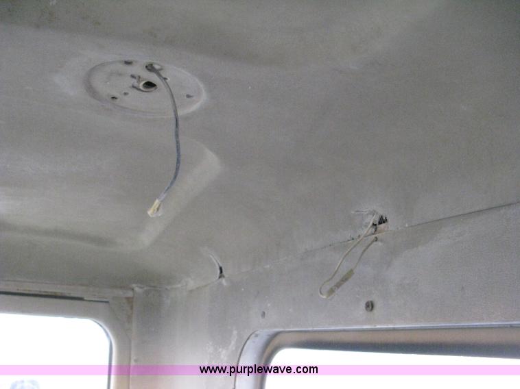 image for item D8496 1977 White Western Star water tanker truck