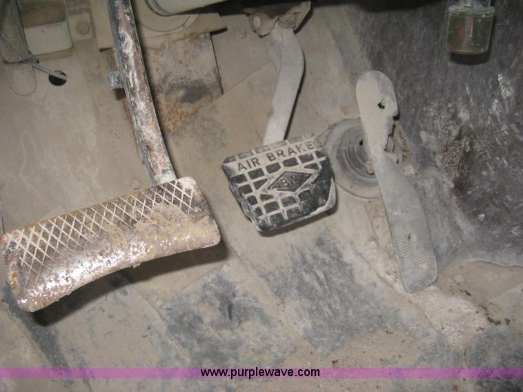 image for item D8496 1977 White Western Star water tanker truck