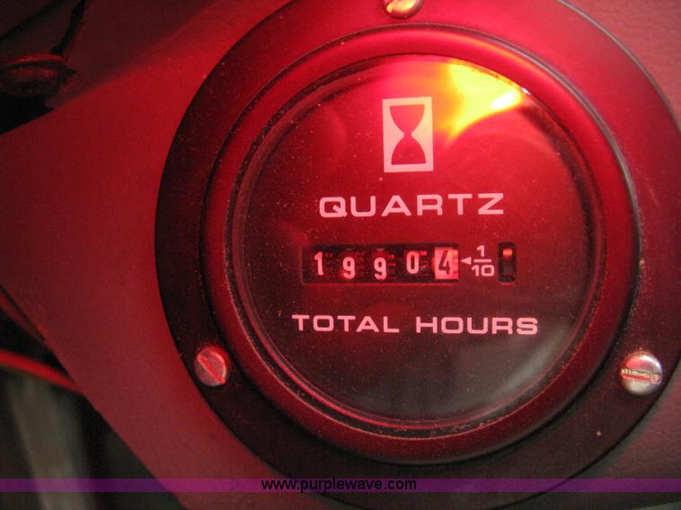 image for item D8497 1999 Ford F800 semi truck