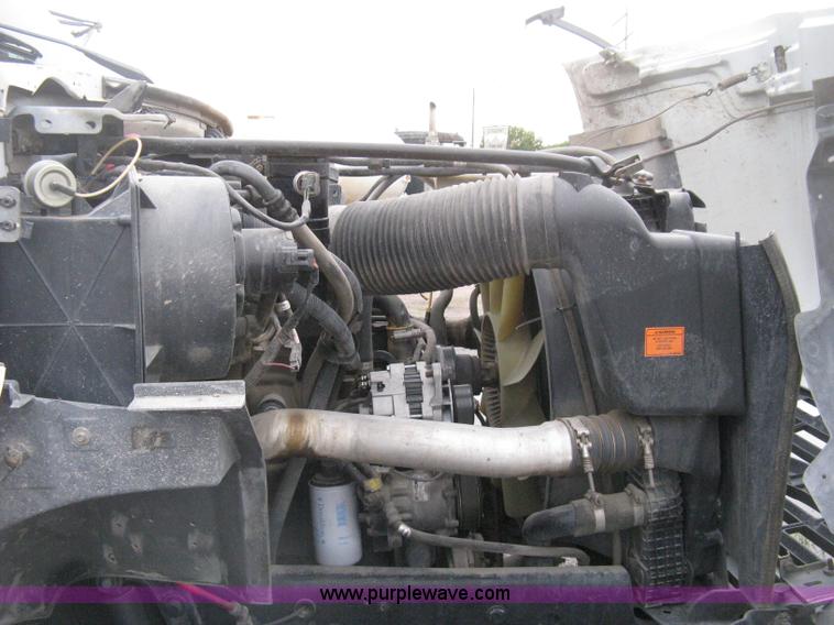 image for item D8497 1999 Ford F800 semi truck