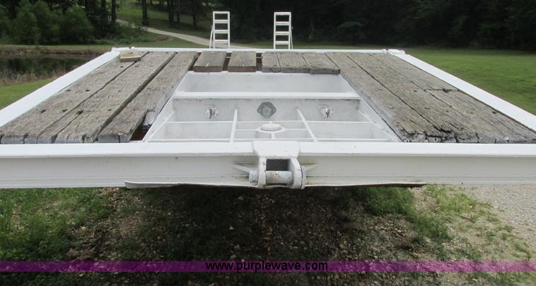 image for item E7292 1976 Load King mechanical fold down neck trailer