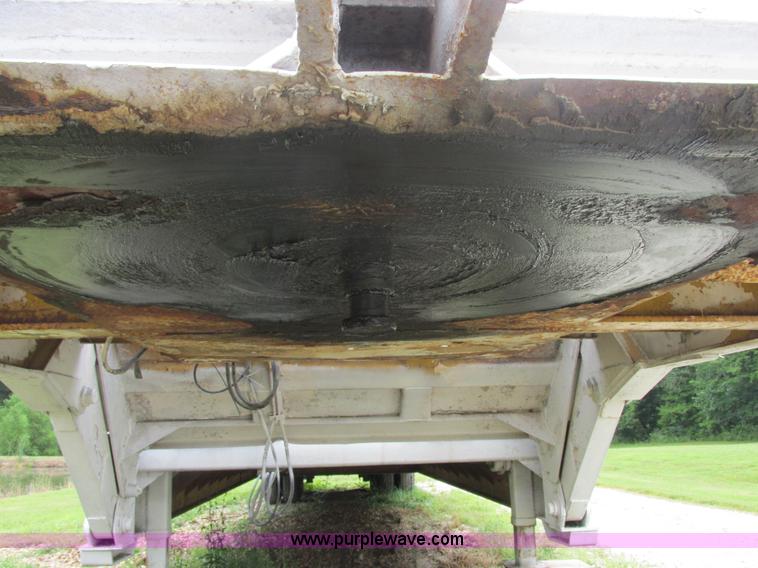 image for item E7292 1976 Load King mechanical fold down neck trailer