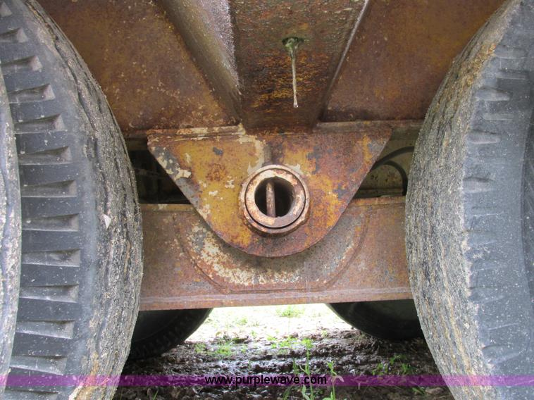 image for item E7292 1976 Load King mechanical fold down neck trailer