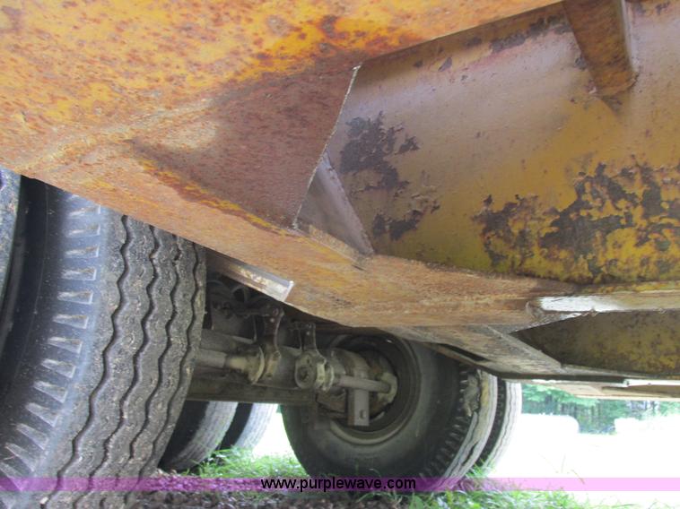 image for item E7292 1976 Load King mechanical fold down neck trailer