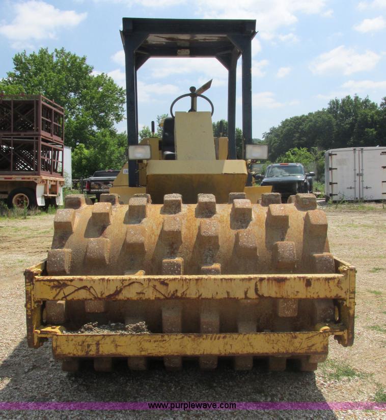 image for item E7303 Galion PD66A articulated compactor