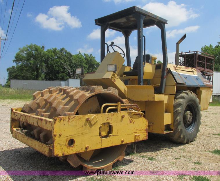 image for item E7303 Galion PD66A articulated compactor