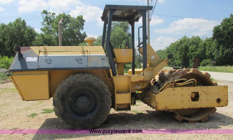 image for item E7303 Galion PD66A articulated compactor