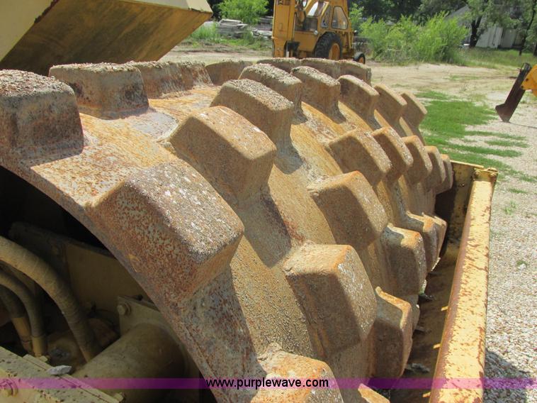 image for item E7303 Galion PD66A articulated compactor