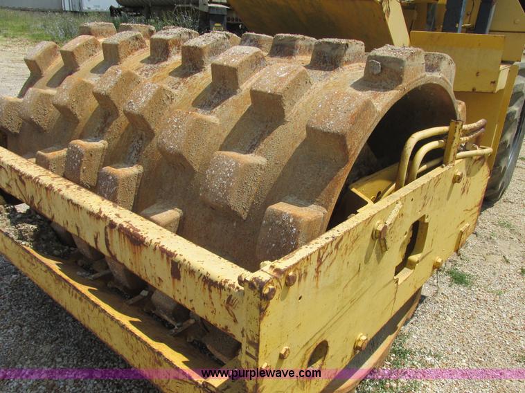 image for item E7303 Galion PD66A articulated compactor