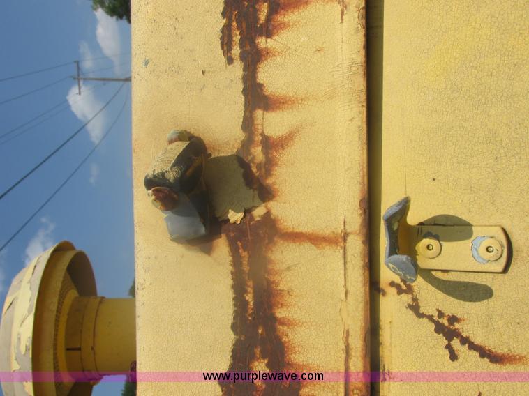 image for item E7303 Galion PD66A articulated compactor