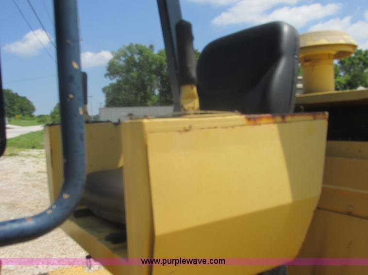 image for item E7303 Galion PD66A articulated compactor