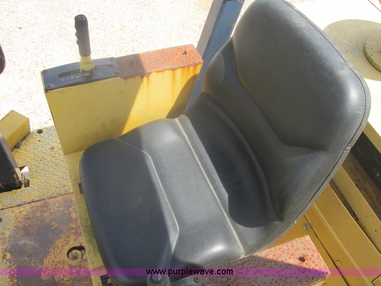 image for item E7303 Galion PD66A articulated compactor