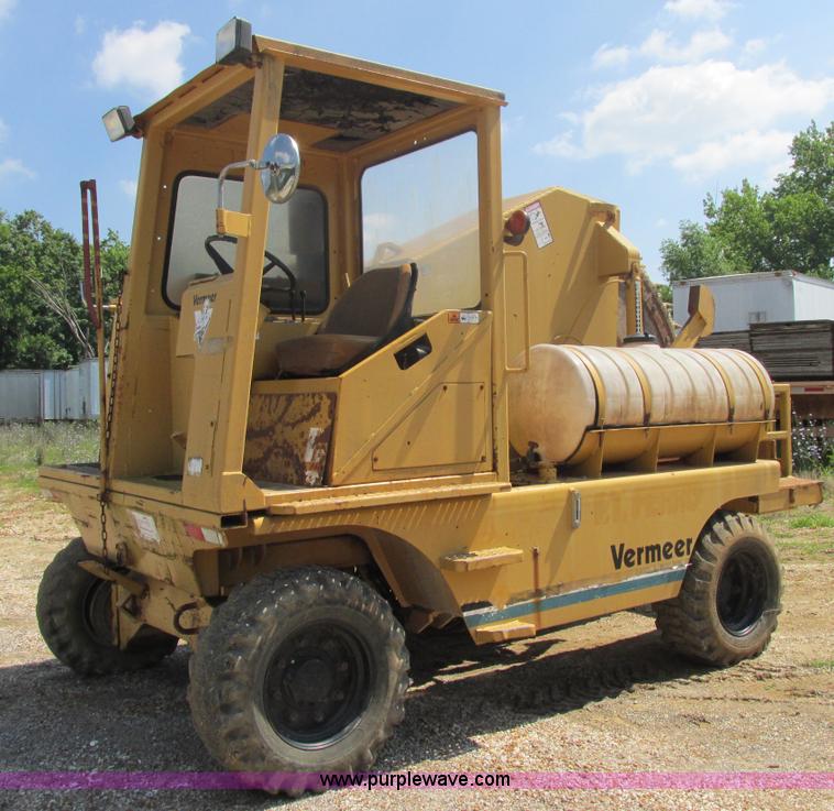 image for item E7305 1990 Vermeer CC135-84 rock/concrete saw