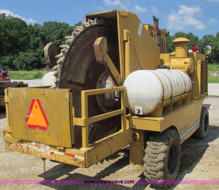 image for item E7305 1990 Vermeer CC135-84 rock/concrete saw